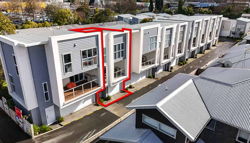 2/4 Palmerston Street, Hamilton Central