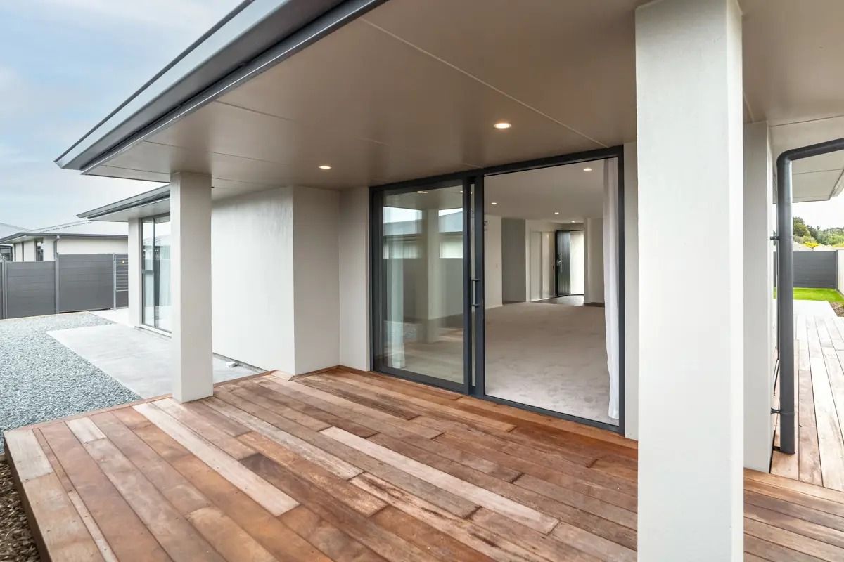 MASTERTON - 2 BEDROOMS - Więcej