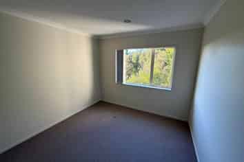 32 Bur Oak Terrace, Schnapper Rock