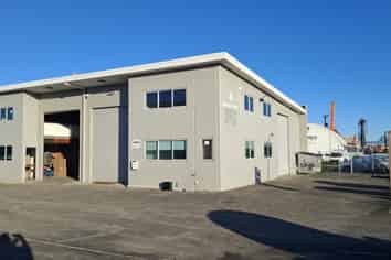Tidy industrial unit - Kumeu
