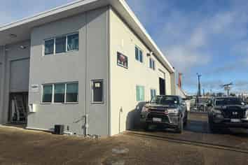 Tidy industrial unit - Kumeu