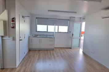 Tidy industrial unit - Kumeu