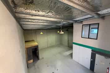 Tidy industrial unit - Kumeu