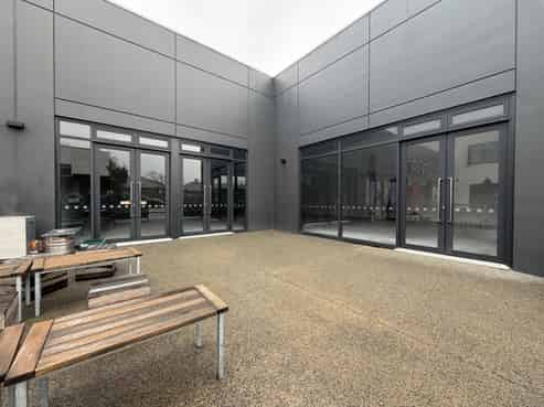 Prime retail or hospitality opportunity