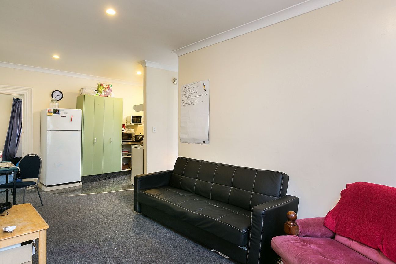 Nelson Mandela Flat Cheap 4 bed on Queen St - Widok 2