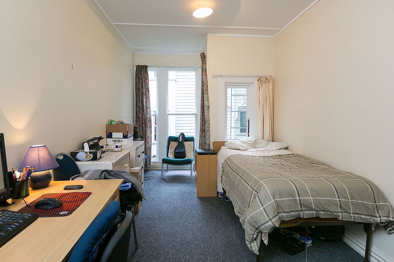 Nelson Mandela Flat Cheap 4 bed on Queen St - Więcej