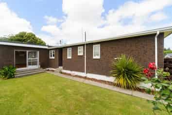 22 Pharazyn Street, Feilding