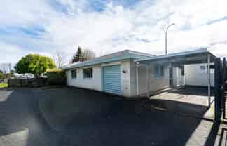 1A Saxbys Road, Glenview
