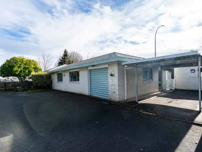 1A Saxbys Road, Glenview