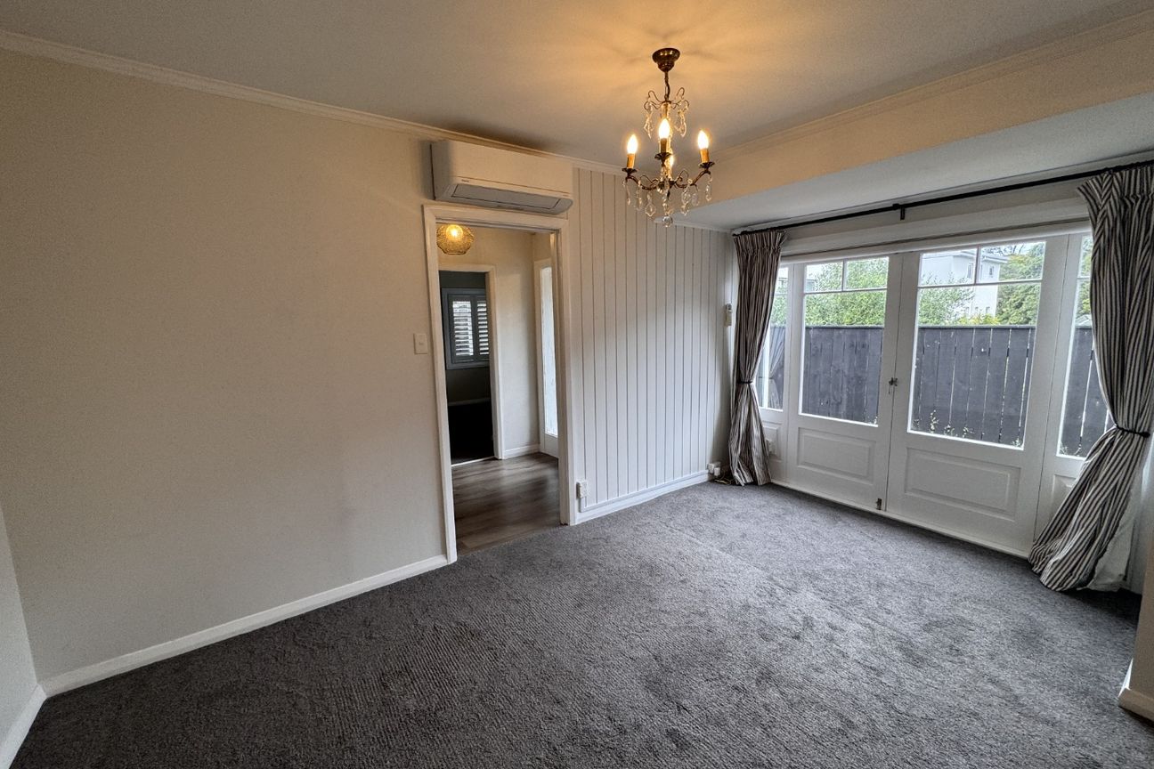 CHARACTER HOME IN THE HEART OF THORNDON: - Ansicht 5