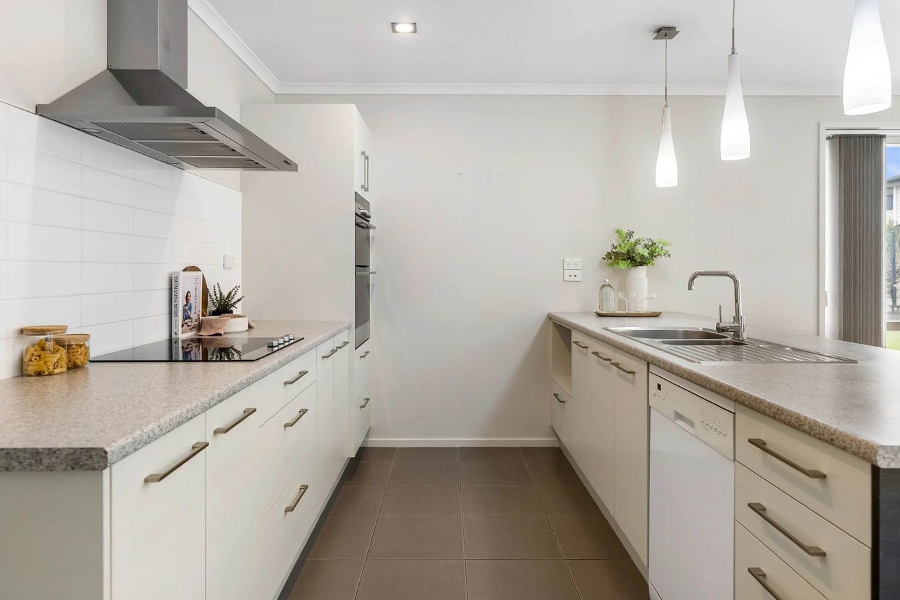 BEAUTIFULLY PRESENTED, SPACIOUS HOME - Widok 4
