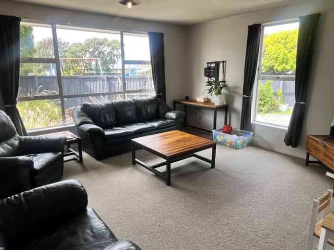8 Cardinal Drive, Hillmorton