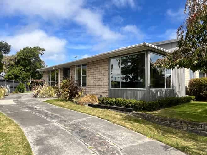 8 Cardinal Drive, Hillmorton