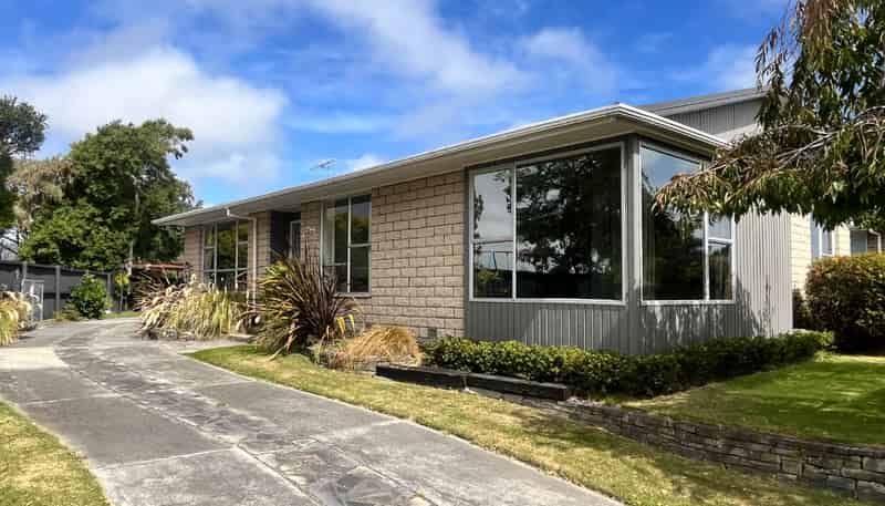 8 Cardinal Drive, Hillmorton