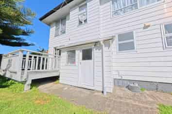 1/49b Lysander Crescent, Beach Haven