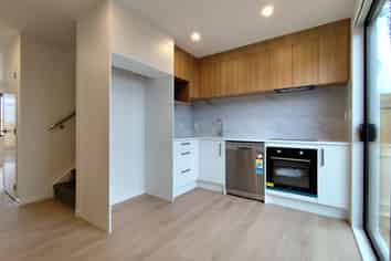 4/76 McLeod Road, Te Atatu South