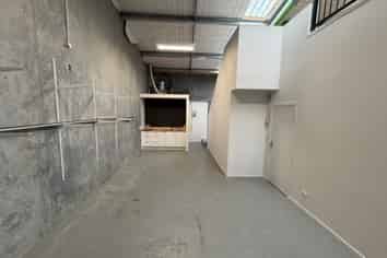 High Spec Industrial Unit in Ferrymead 