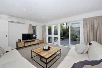 2/71 Office Road, Merivale