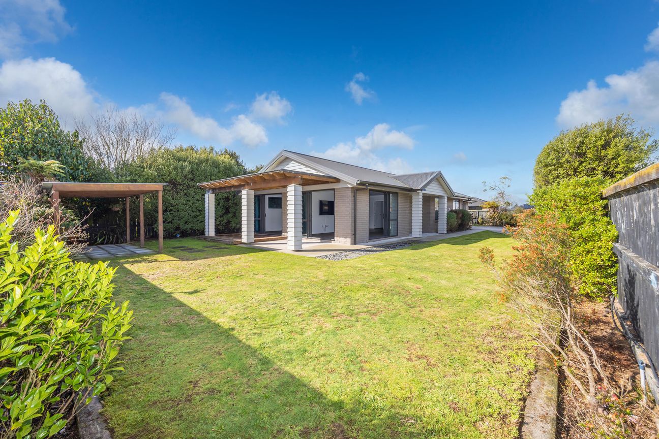 Four Bedrooms, Family Comfort & Outdoor Living - Aanzicht 2