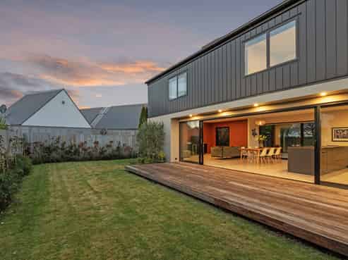 10B Memorial Avenue, Fendalton
