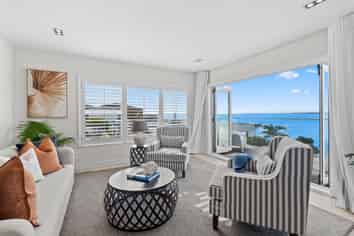 5/241 Hurstmere Road, Takapuna