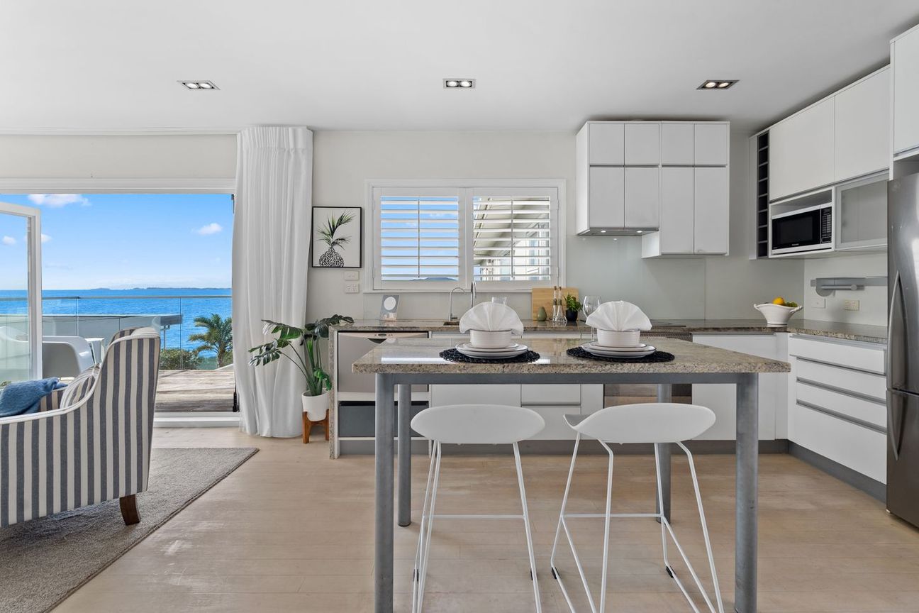 Coastal Living on Auckland's Golden Mile – další