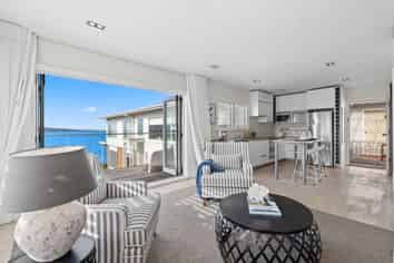5/241 Hurstmere Road, Takapuna