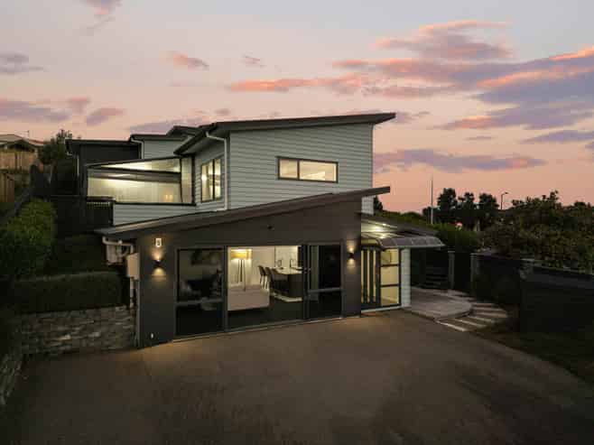 2 Dulverton Rise, Flagstaff