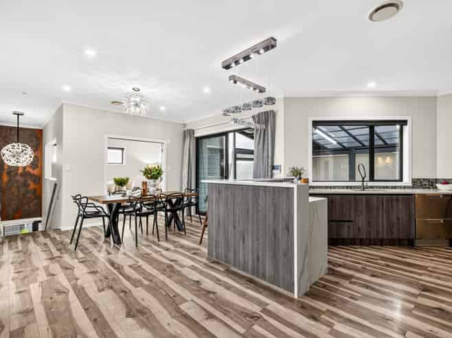 2 Dulverton Rise, Flagstaff