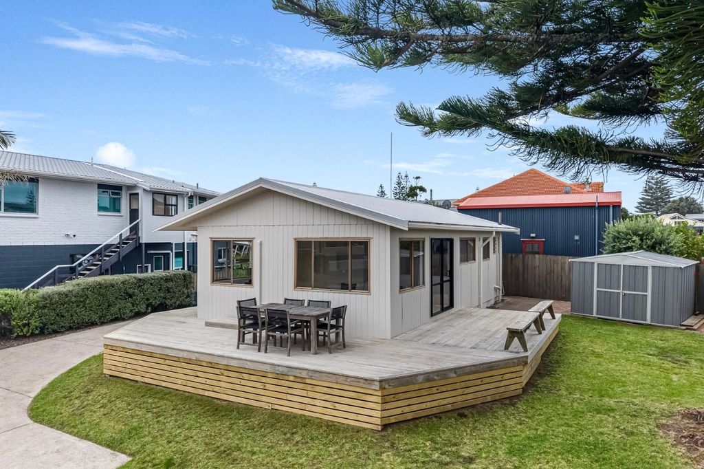 TWO BEDROOM - HARBOUR ROAD - OHOPE - WHAKATANE 1