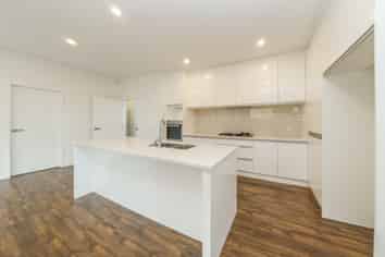 2 Azzurro Way, Flat Bush