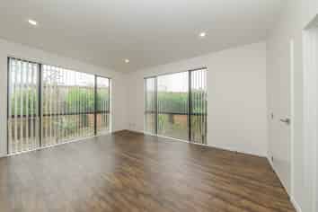2 Azzurro Way, Flat Bush