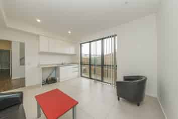 2 Azzurro Way, Flat Bush