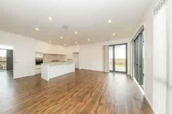 2 Azzurro Way, Flat Bush
