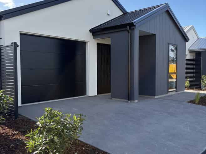 33 Takurua Road, Wharewaka