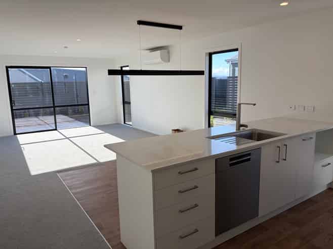 33 Takurua Road, Wharewaka