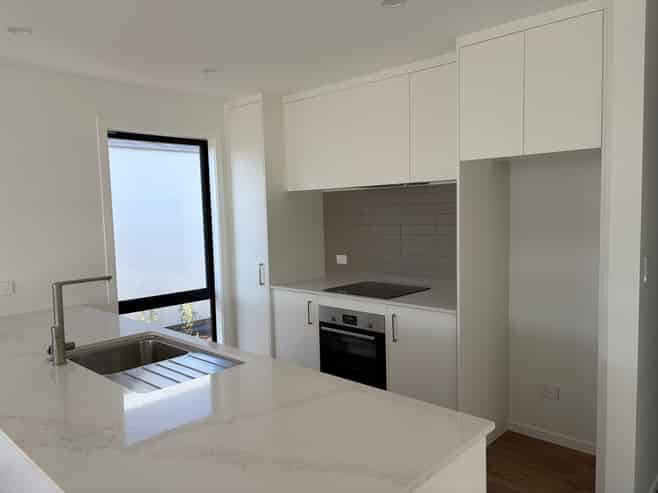 33 Takurua Road, Wharewaka