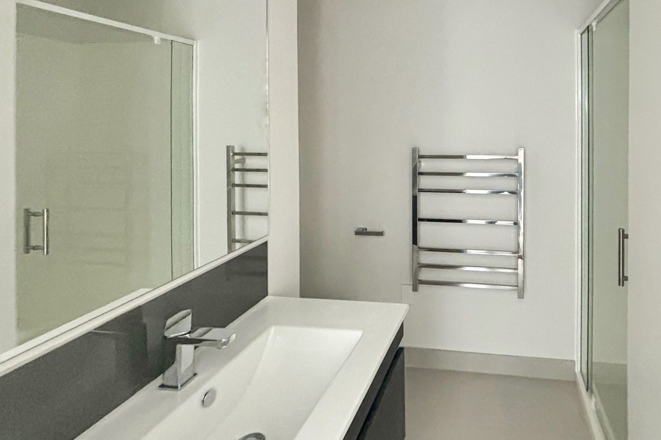 Near-New & Easy-Care - Więcej