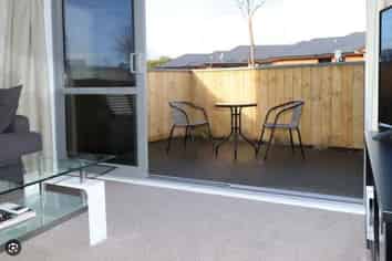 1/5 Jones Crescent, Melville
