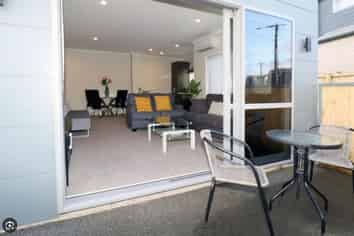 1/5 Jones Crescent, Melville