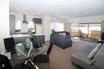 1/5 Jones Crescent, Melville