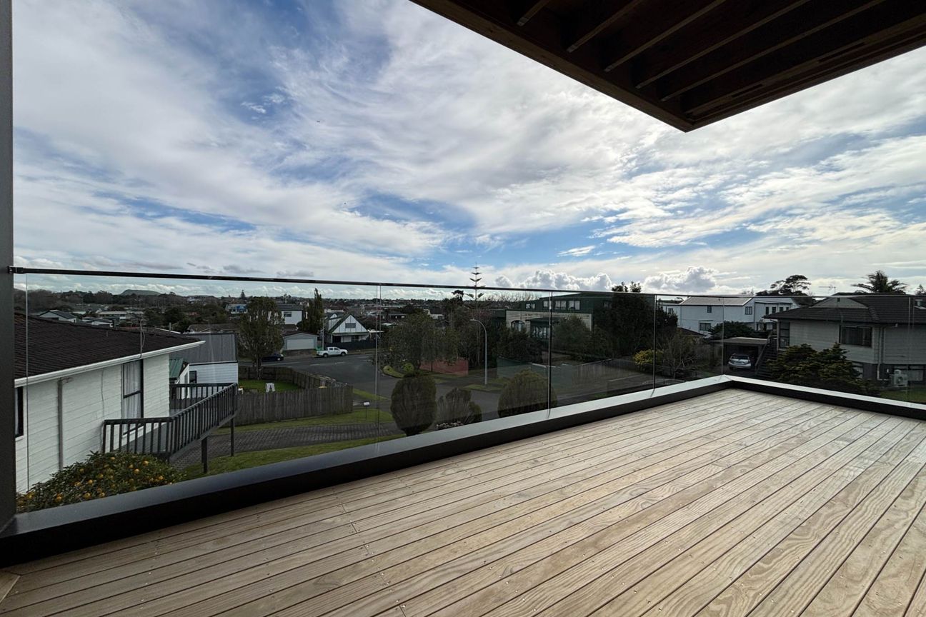 Brand new home in Highland Park - Mehr