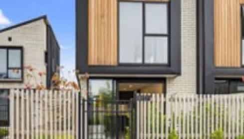 10/321 Lincoln Road, Addington