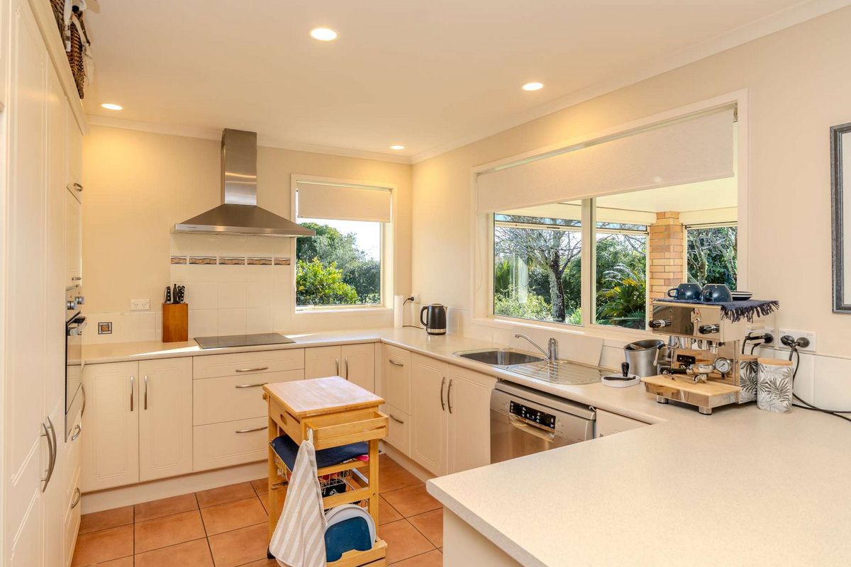 PRIVATE LIVING CLOSE TO TOWN - Vista 2