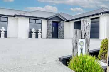  8 Higgins Place, Paroa