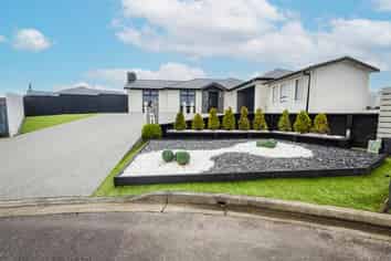  8 Higgins Place, Paroa
