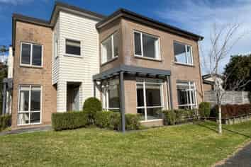 16 Flintridge Drive, Flat Bush