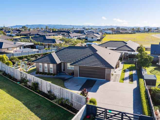 17 Olney Court, One Tree Point