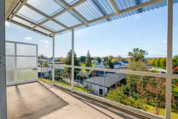 87 Pembroke Street, Hamilton Lake
