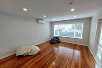 4096 Great North Road, Glen Eden